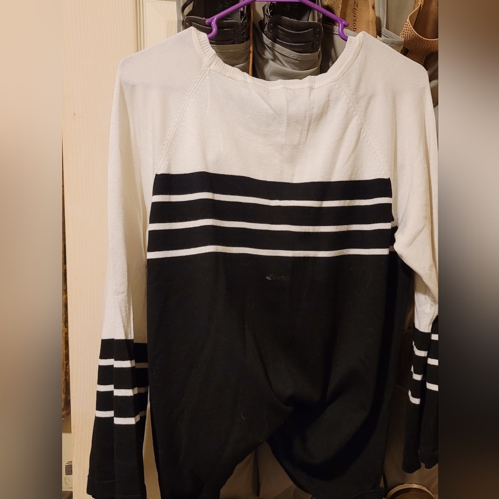 C.J. Banks black and white sweater XL